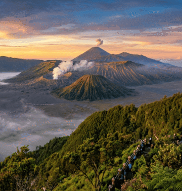 mount bromo sunrise tour from surabaya JAVA TOURIM TRAVEL, BROMOECOTOURISM, BROMO SUNRISE TOUR, BROMO IJEN TOUR