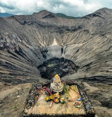 BROMO CRATER TOUR 1D JAVA TOURIM TRAVEL, BROMOECOTOURISM, BROMO SUNRISE TOUR, BROMO IJEN TOUR