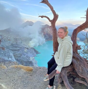 Tourism Travel Ijen Mount from Banyuwangi 2D1N JAVA TOURIM TRAVEL, BROMOECOTOURISM, BROMO SUNRISE TOUR, BROMO IJEN TOUR